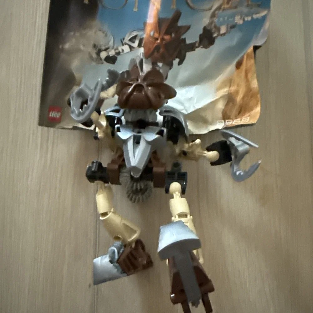 Lego Bionicle TOA POHATU NUVA 8568 Incomplete Figure Includes manual